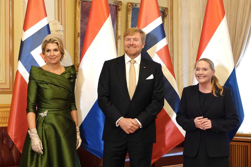 Koning Willem-Alexander en Koningin Máxima brengen een bezoek aan het Storting, het parlement van Noorwegen.