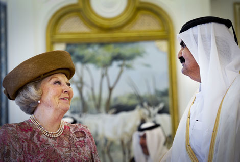 De Koningin ontmoet zijne Hoogheid Sheikh Hamad bin Khalifa Al-Thani, Emir van Qatar tijdens het bezoek in Doha. ANP, foto: Robin Utrecht